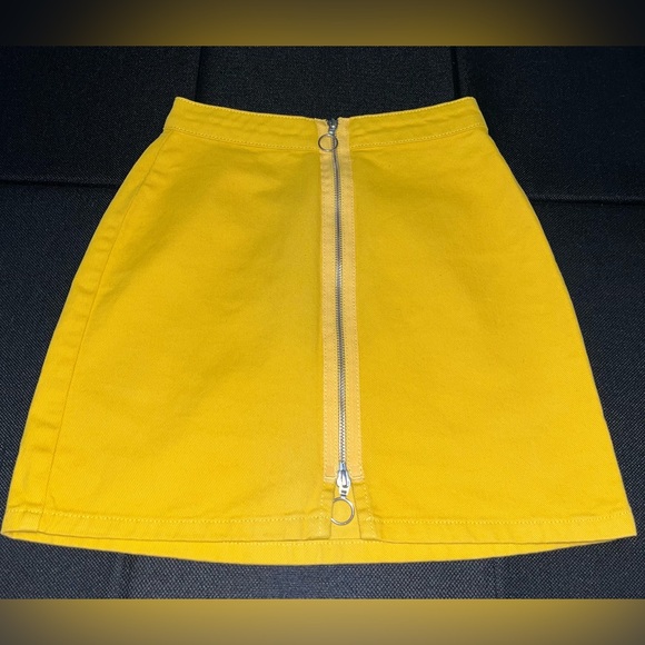 Urban Outfitters BDG High-Waisted Mini Skirt in yellow, size XS - Picture 4 of 5